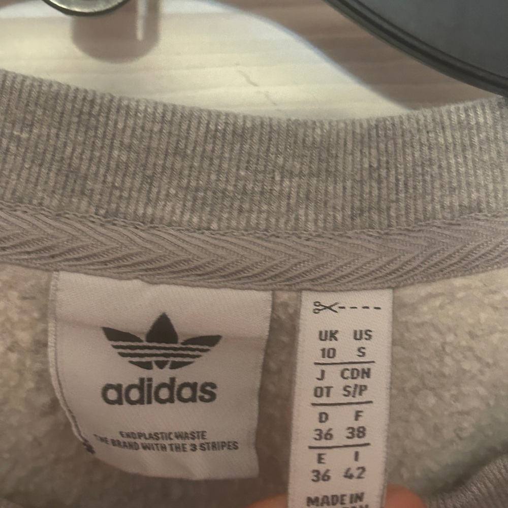 Adidas  Essentials Small Logo Feelcozy Sweatshirt Size Small Women’s - Picture 6 of 8